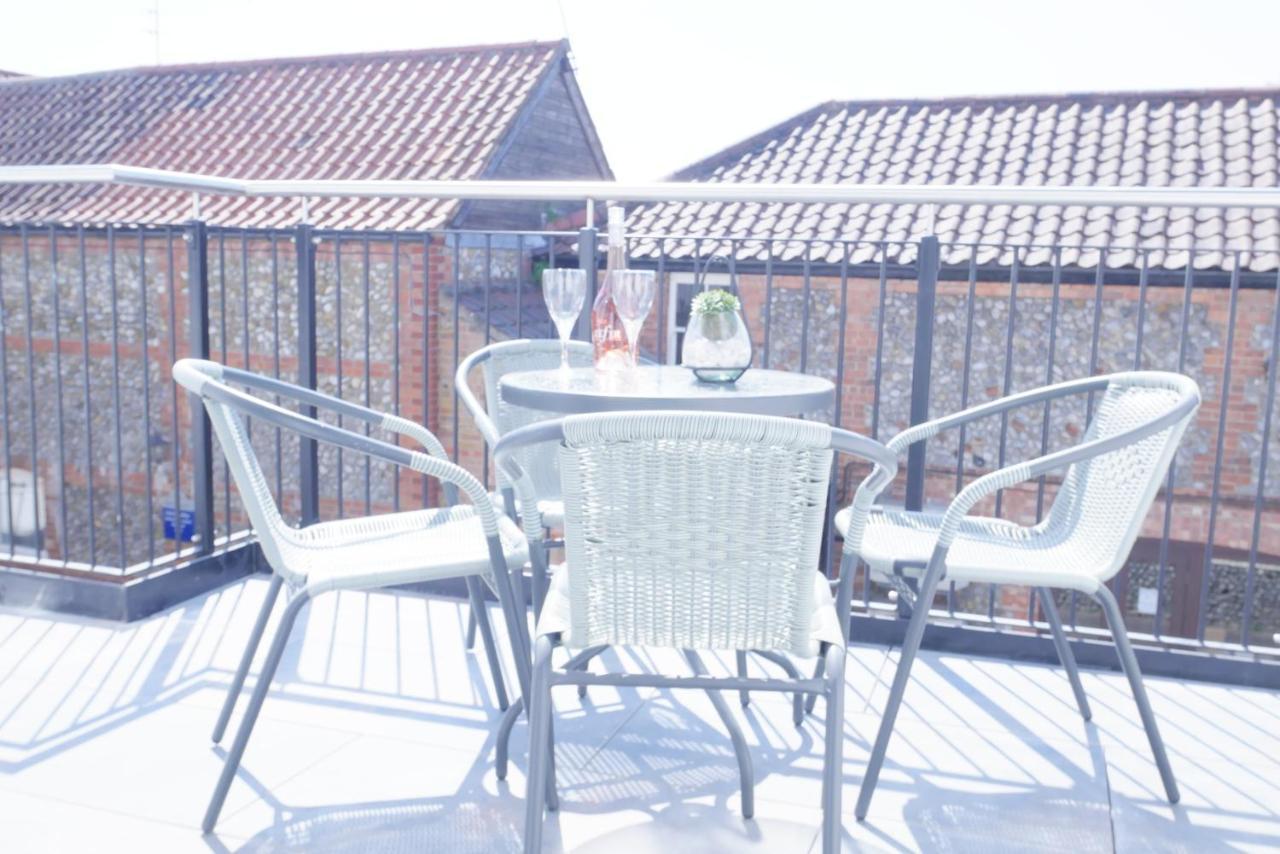 Sunset View, 2 Bedrooms In The Heart Of Holt With Parking Eksteriør bilde
